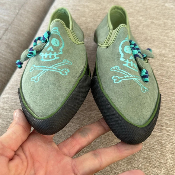 DRAVEN rare green skully pointy toe skater flat canvas shoe womens 7 slip on - Picture 7 of 7